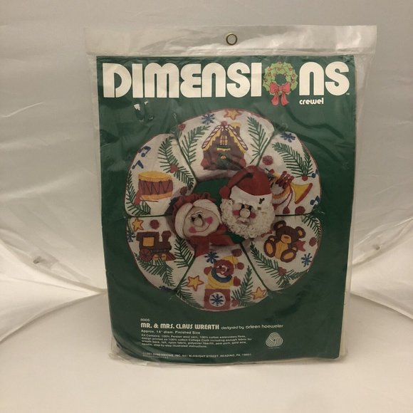 Vintage 1981 Dimensions Crewel Embroidery Kit 8005 Mr & Mrs Claus Wreath Wool - Picture 1 of 14